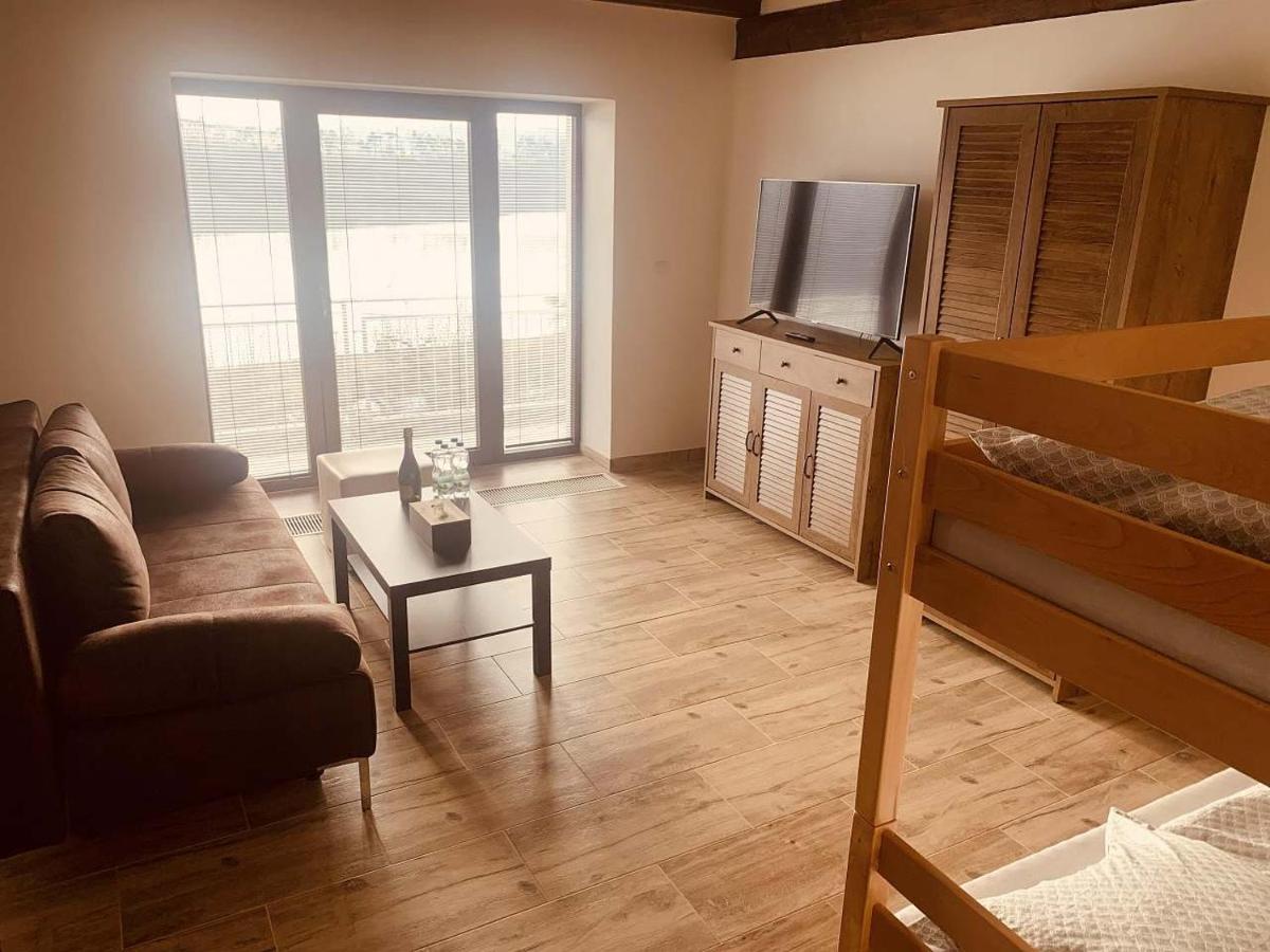 Apartmany Zupanovice Dobris Exterior photo